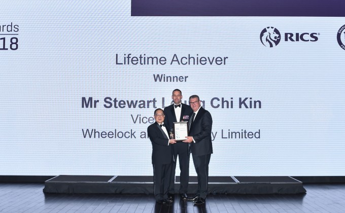 Chairman of Wheelock Properties Mr Stewart Leung was bestowed a “Lifetime Achiever Award”, the highest honour at RICS Awards 2018. 