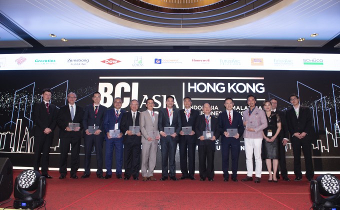 Mr Kevin Leung, Assistant Director & General Manager (Project Management) of Wheelock Properties (seventh left) receives the Top 10 Developers Award in BCI Asia Awards 2018 on behalf of the company.